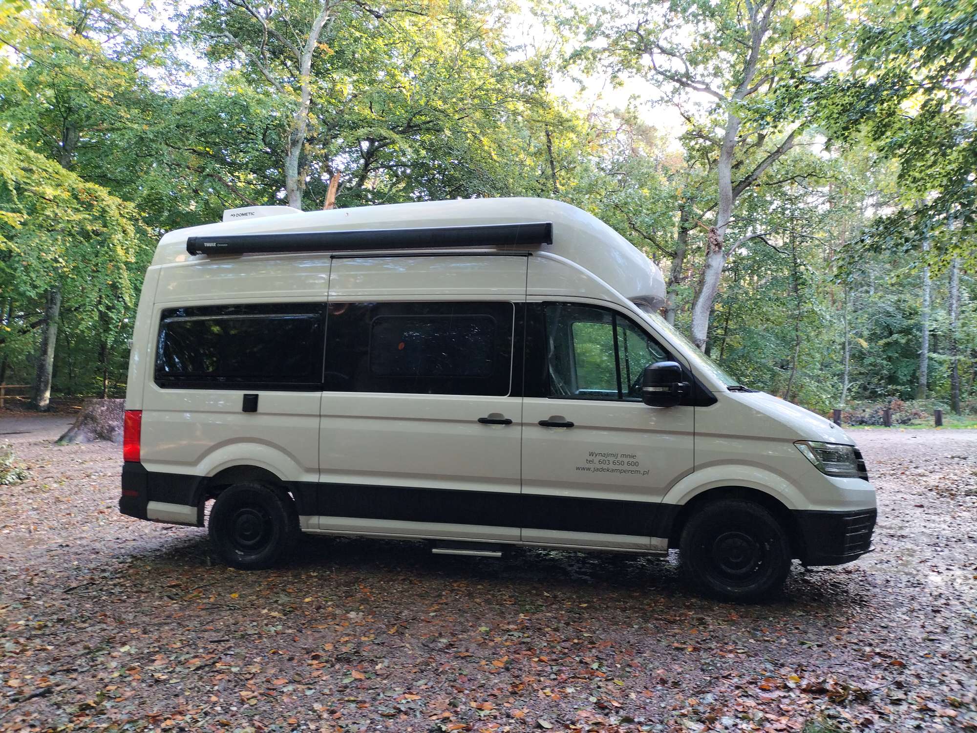 Kamper Grand California w trasie – jazda w górach zimą