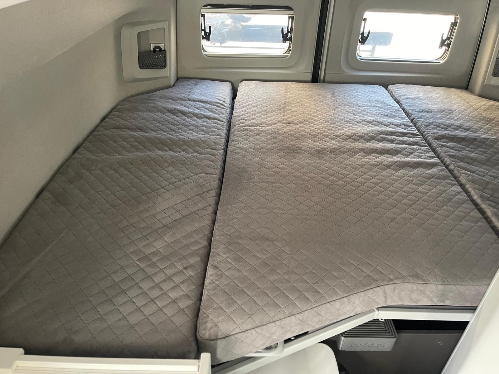 VW Grand California miejsca do spania