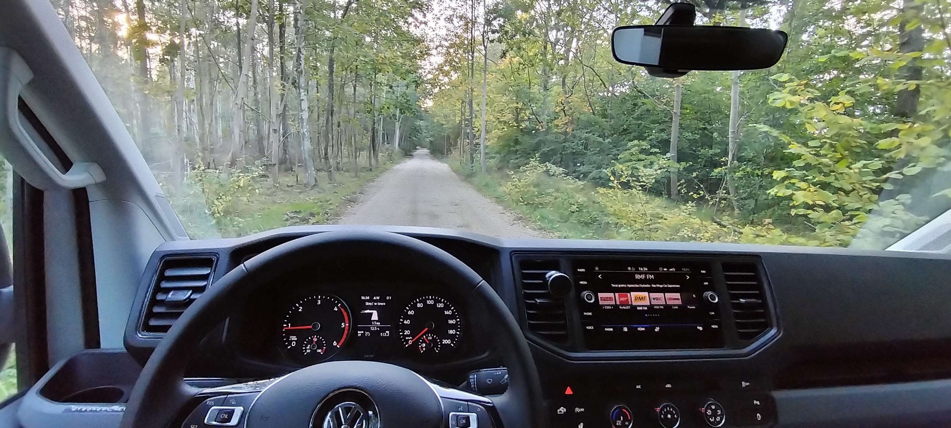 VW Grand California podczas jazdy